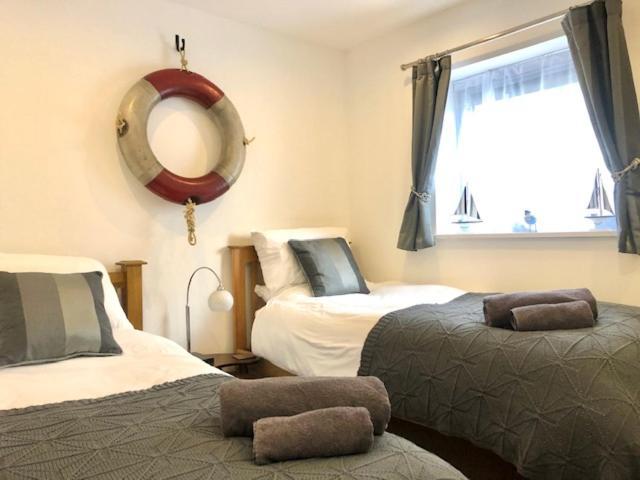 Seaview, Luxury Apartment, 2 Min Walk To Porth Beach New Quay Екстериор снимка