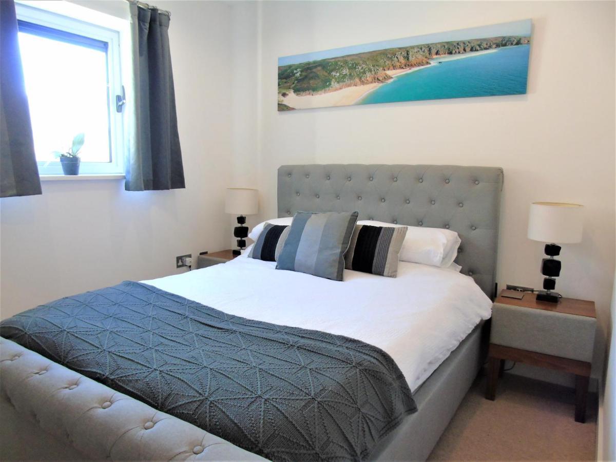 Seaview, Luxury Apartment, 2 Min Walk To Porth Beach New Quay Екстериор снимка