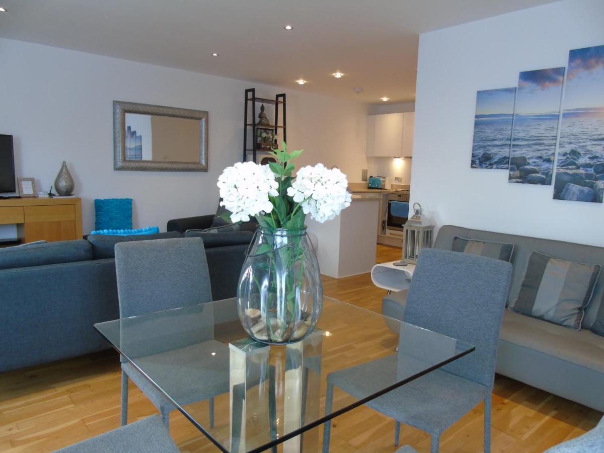 Seaview, Luxury Apartment, 2 Min Walk To Porth Beach New Quay Екстериор снимка
