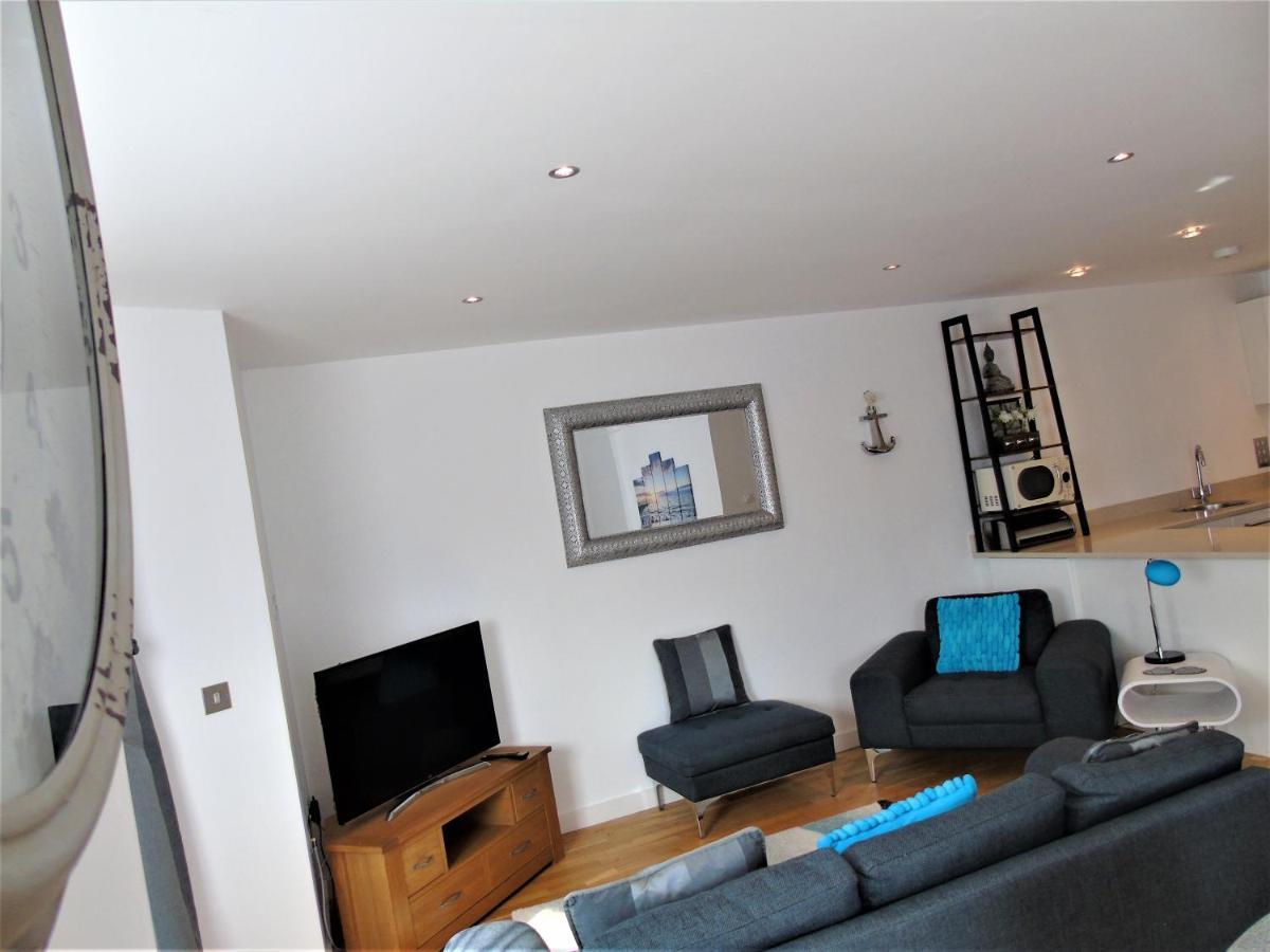 Seaview, Luxury Apartment, 2 Min Walk To Porth Beach New Quay Екстериор снимка