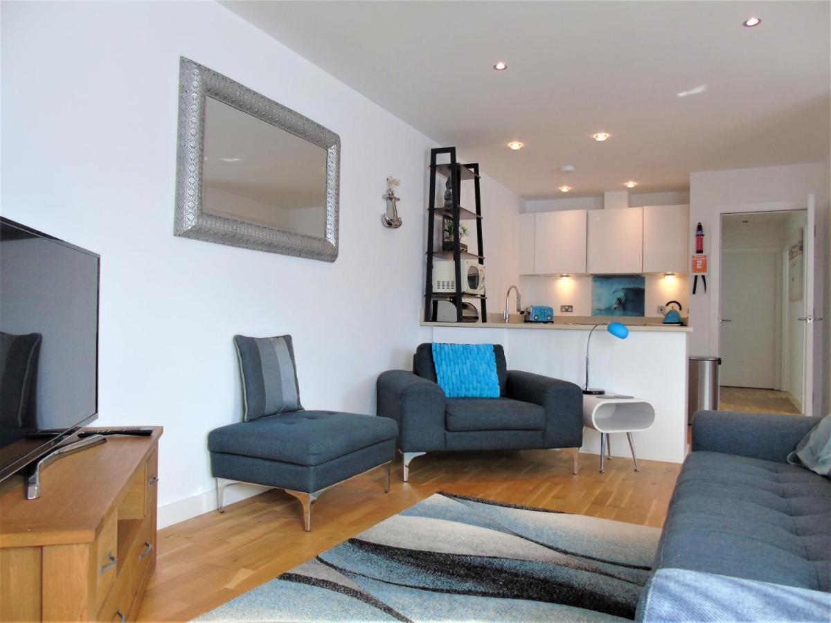 Seaview, Luxury Apartment, 2 Min Walk To Porth Beach New Quay Екстериор снимка