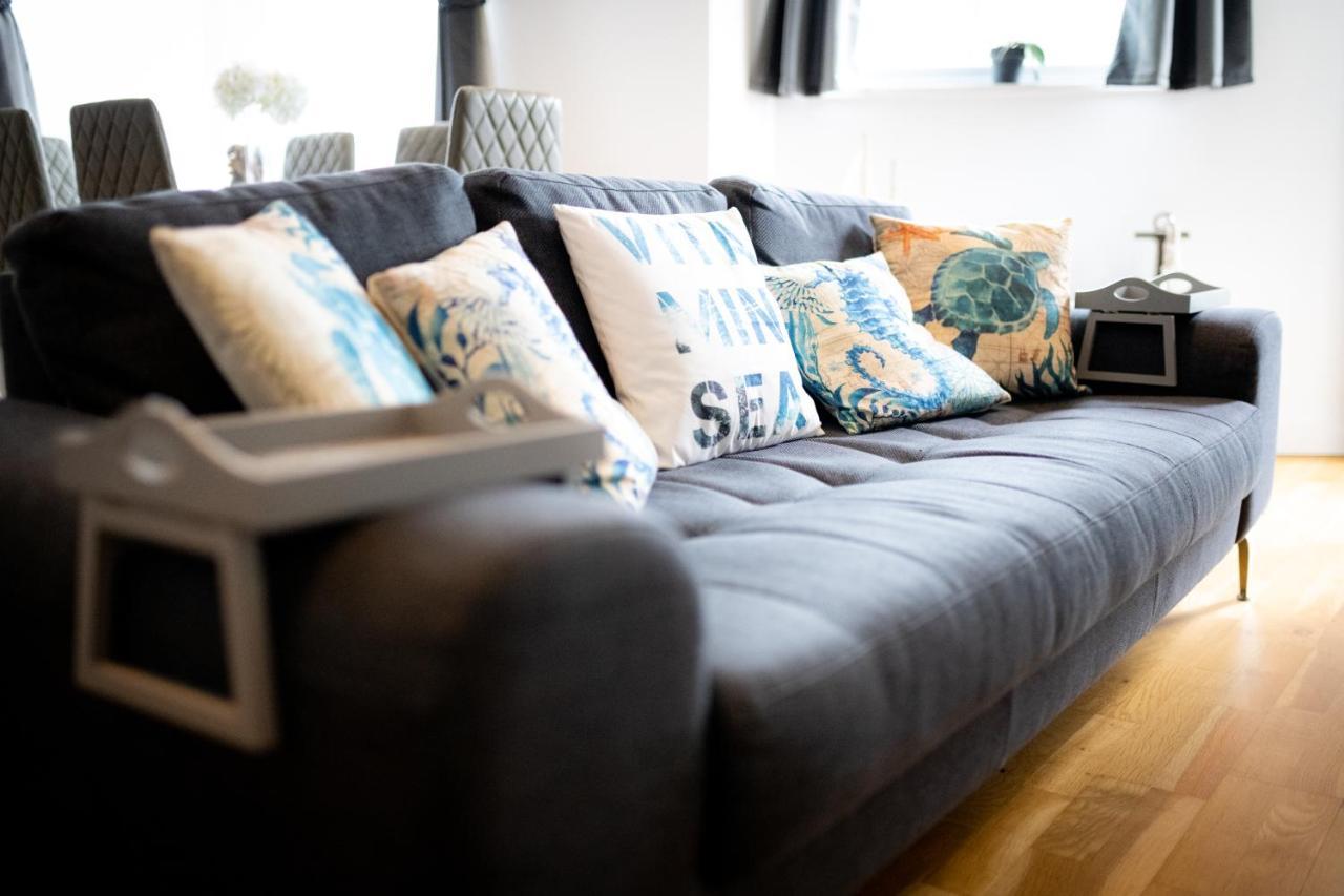 Seaview, Luxury Apartment, 2 Min Walk To Porth Beach New Quay Екстериор снимка